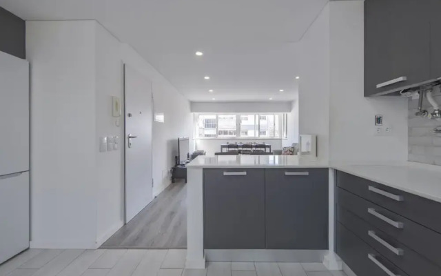 Olivais Modern by Homing