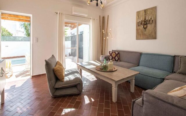 Casa Arroio by Portucasa