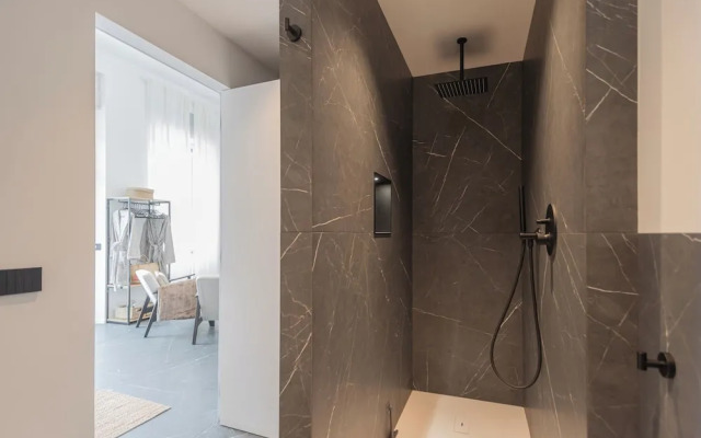 Piccola Como Lotus by Rent all Como