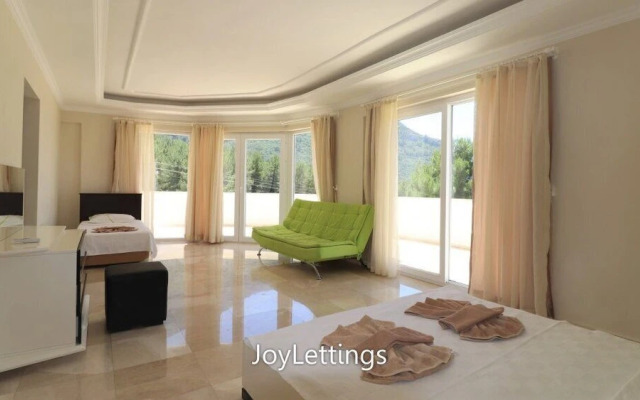 Villa NKL1 by JoyLettings
