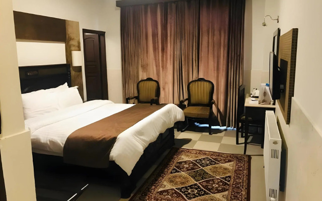Hotel One Mall Road Murree