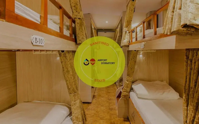 Hygeinic Airport Dormitory Near by BOM