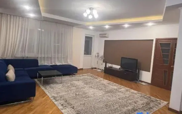 Rujia Apartment