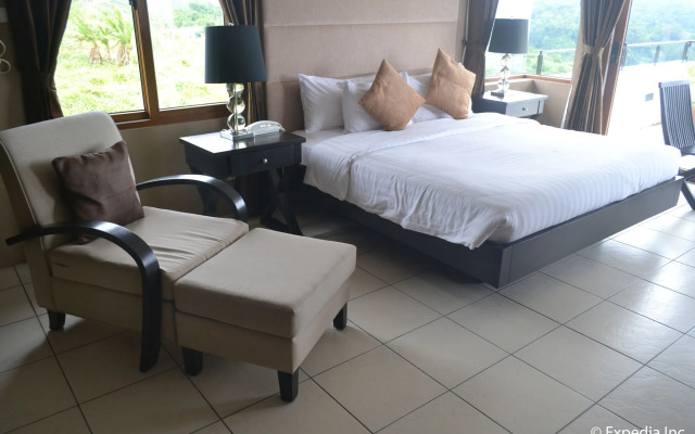 8 Suites By Fat Jimmy's