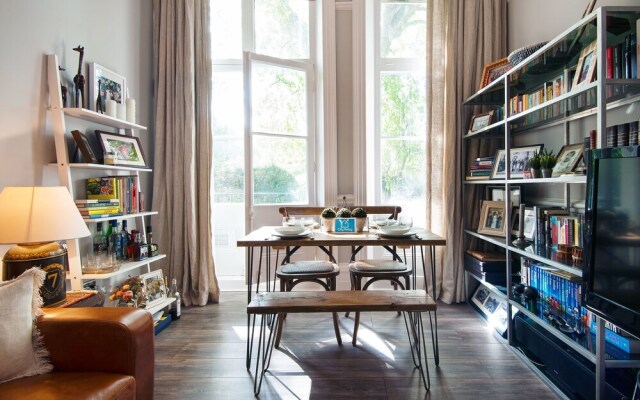 The Warwick Road Residence - IRV