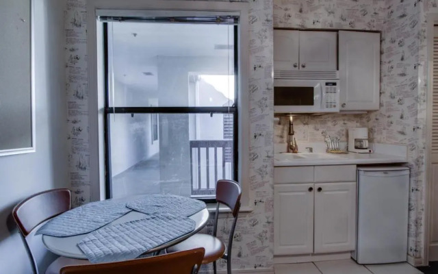 St Thomas Square MOA