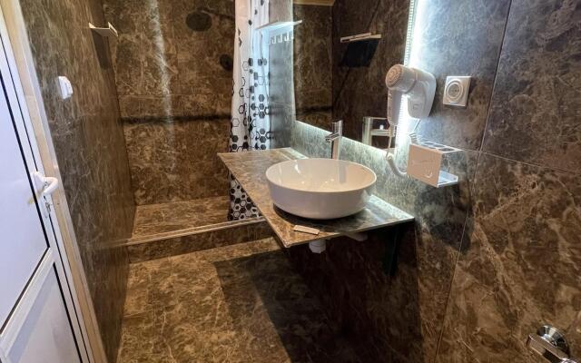 Зелёный колобок