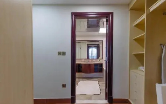 1-bedroom apartment with pool