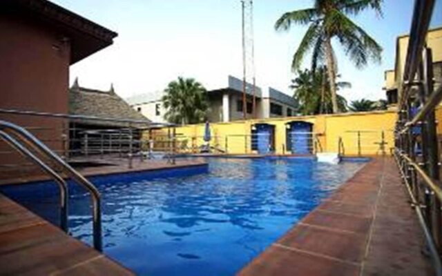 Bleu Ivy Hotel And Suites