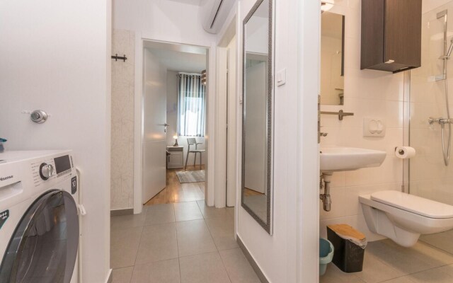 Beautiful Apartment in Sukosan With 2 Bedrooms and Wifi