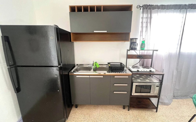 Garden Studio With Yard Space Near Mall & Airport