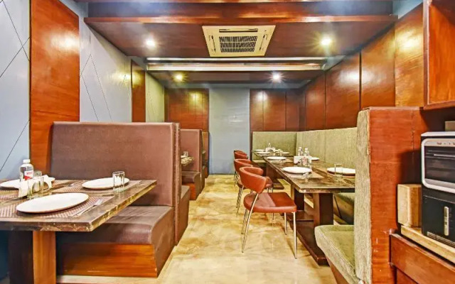 Capital O 80684 Smile Hotel