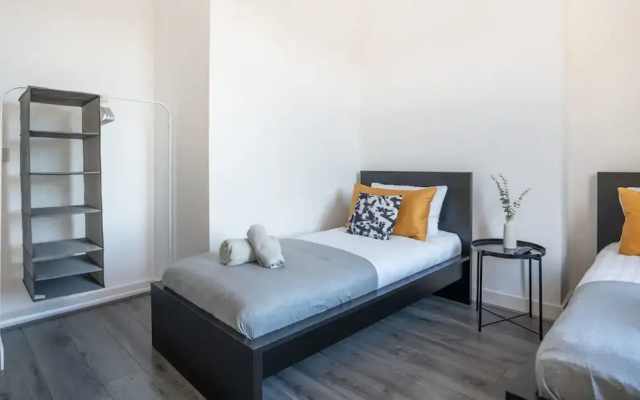 4 Bedrooms-4 Bathrooms House