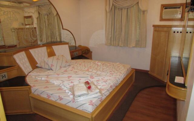 Pleasant Place Hotel