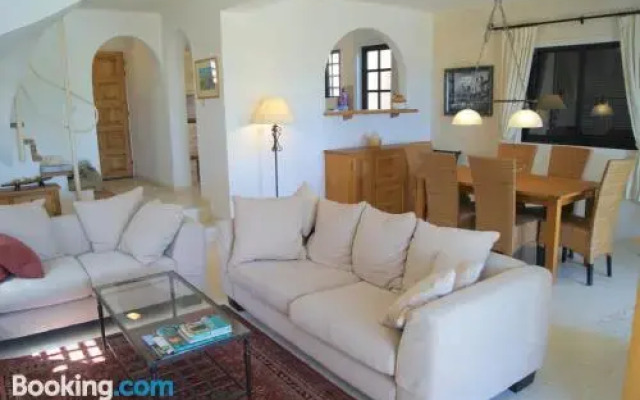 Kamares Villa