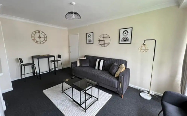 Charming London Apartment Near Attractions