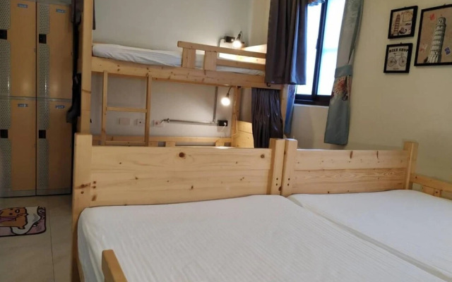 Backpack Home 497 - Hostel