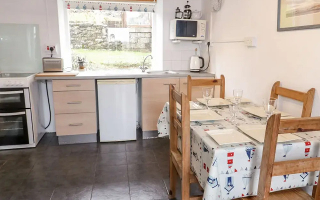Bron Heulog Cottage