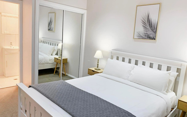 Bright 3-bedroom apartment - Central Armidale