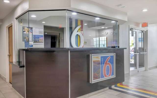 Motel 6 Fort Worth, TX - Burleson