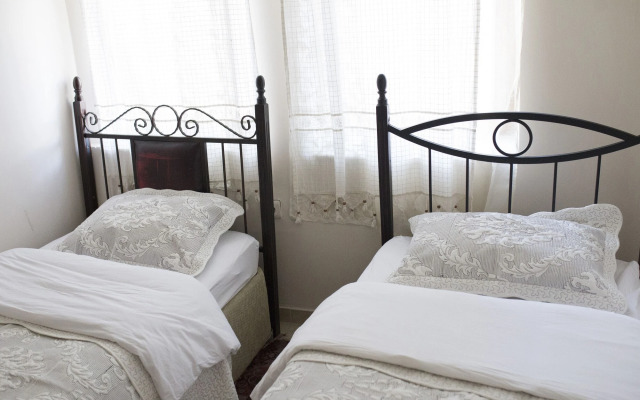 Kamelya Cave Hostel - Adults Only