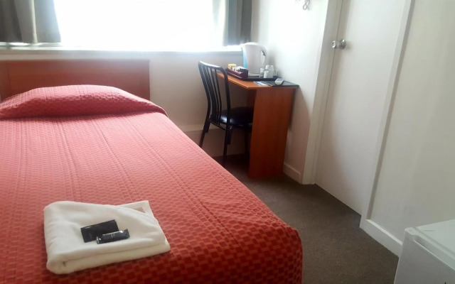 Kiwi International Hotel
