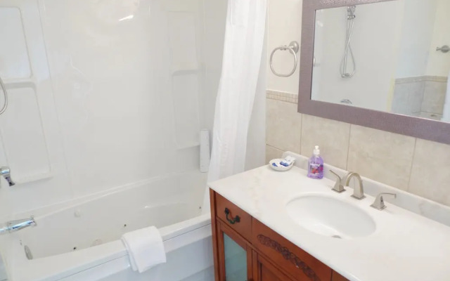 Cavendish Breeze Inn