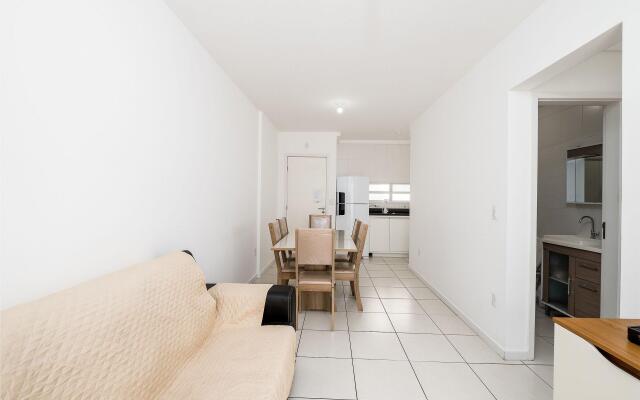 Apto c/piscina próx a praia de Canasvieiras RCP407