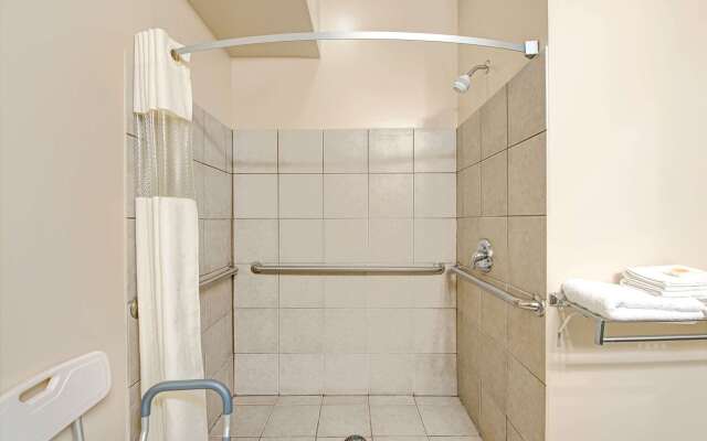 Days Inn by Wyndham Downtown St. Louis