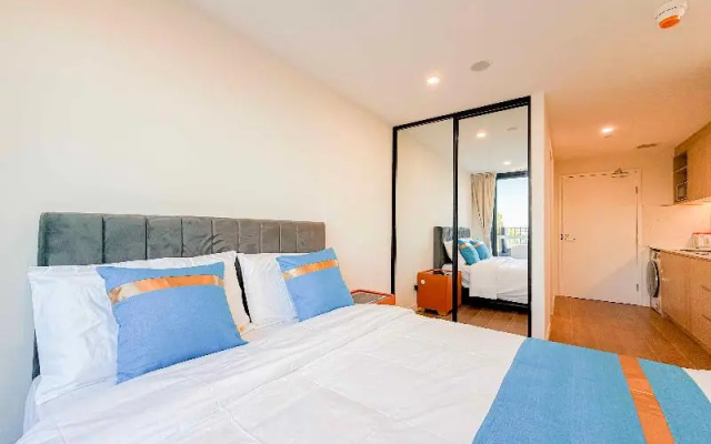 Auburn Studio – Guest Rooms – Sydney
