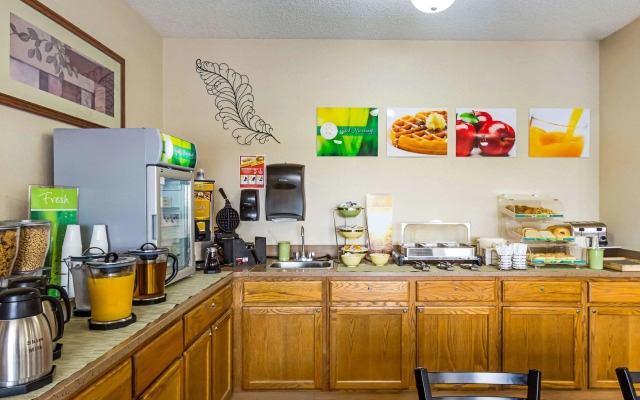 Quality Inn Sheboygan North I-43