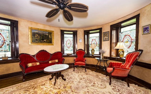 Stone Manor Boutique Inn