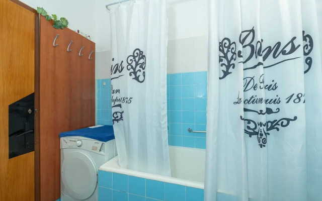 Two Stars Two Beds Downtown Apartment