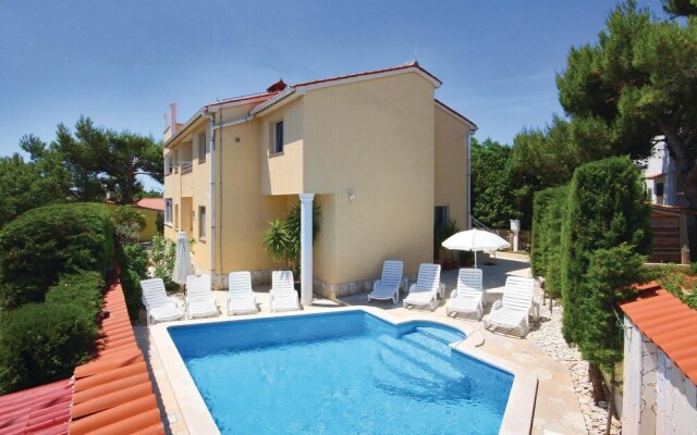 Stunning Home in Liznjan With Wifi and 3 Bedrooms
