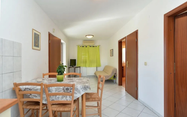 Apartment 794