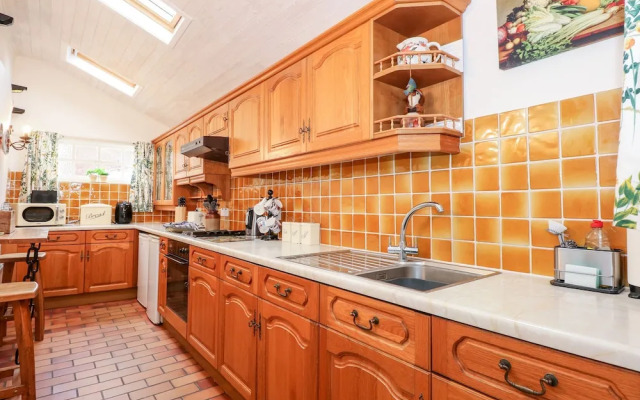 Hollyhedge Cottage