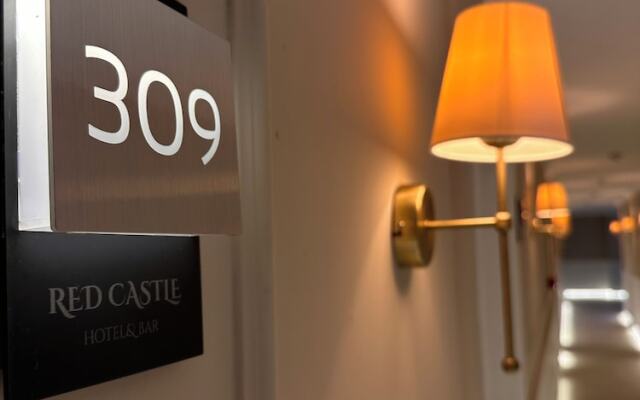 Red Castle Hotel & Pub