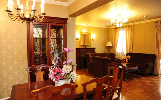 Patina Court All Suite