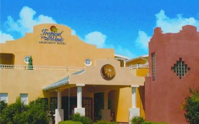 Tropical Winds Apartment Hotel
