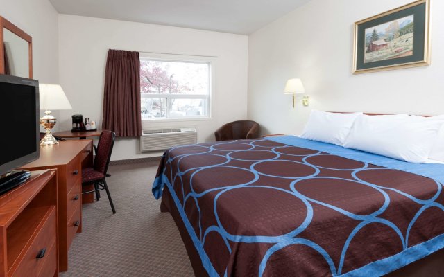 Super 8 by Wyndham Edmonton/West