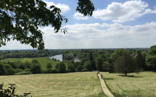 Richmond Park Hotel