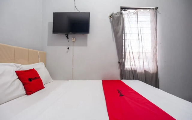 RedDoorz Syariah near Margonda Raya