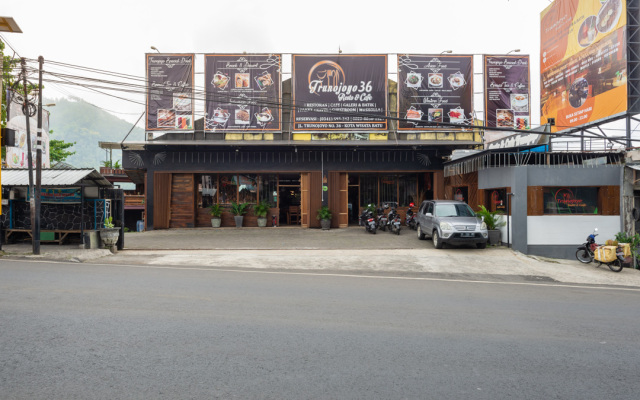 RedDoorz Plus near Balai Kota Batu 2