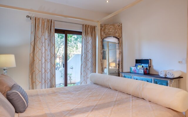 Uxmal 5 Bedroom Villa by RedAwning