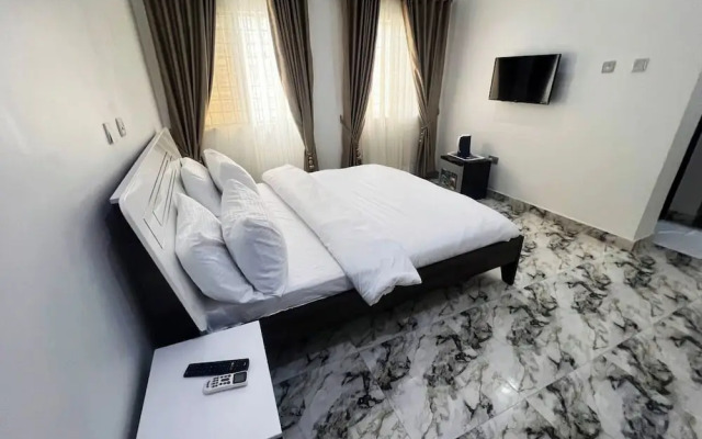 Ayinde homes