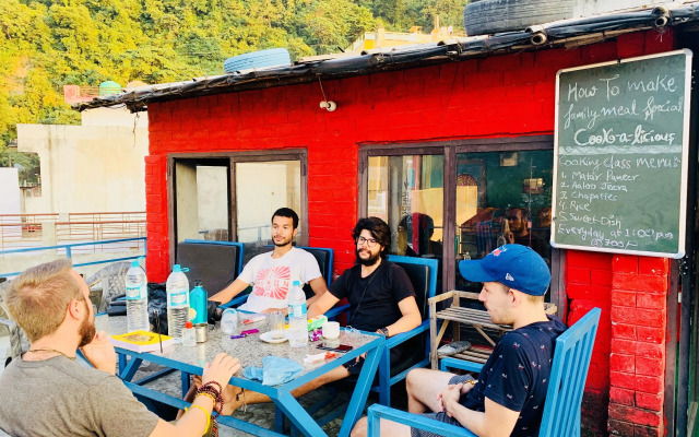 Skyard Hostel Rishikesh (Laxman Jhula)