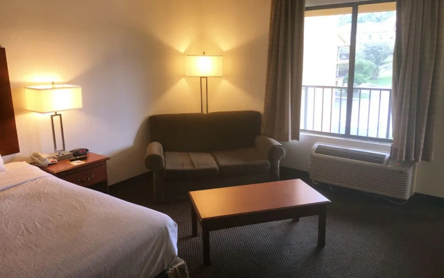 Days Inn & Suites Mobile