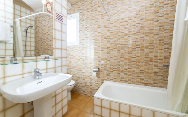 Casa Feliu Hostal By Oyo