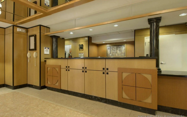 Red Roof Inn PLUS+ Columbus Downtown-Convention Center