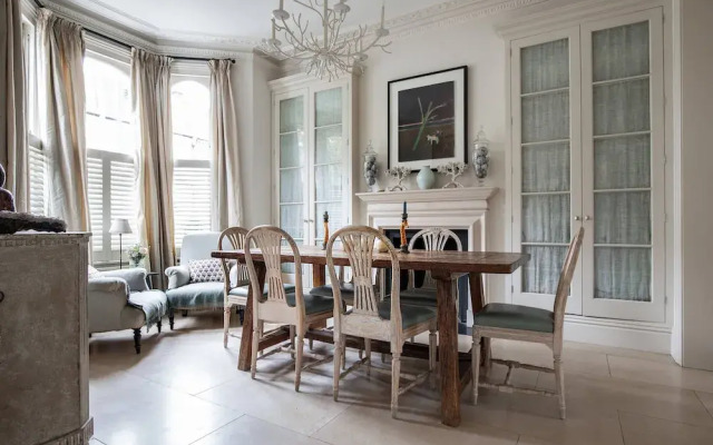 Chesilton Road by Onefinestay